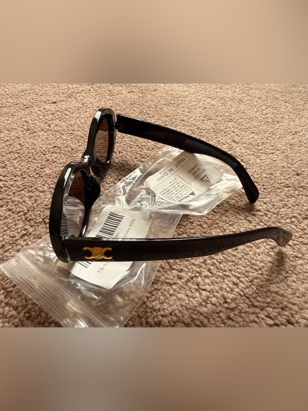 Amazon Black Oval Women's Sunglasses - Picture 2 of 2